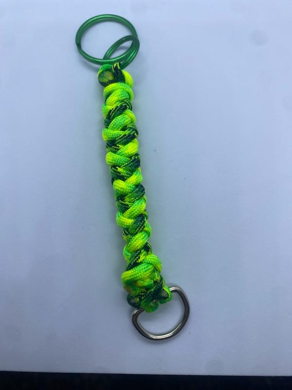 paracord keychain / zipper pull