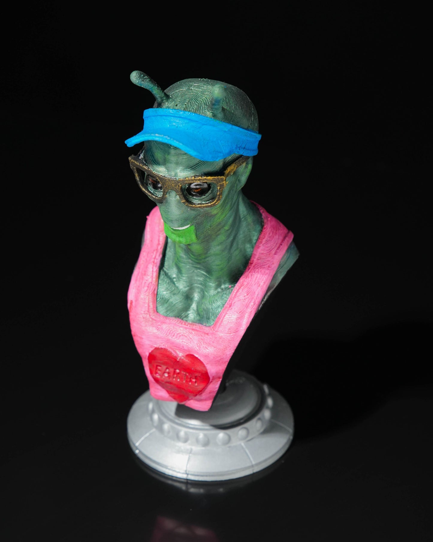 Alien tourist bust Kevin